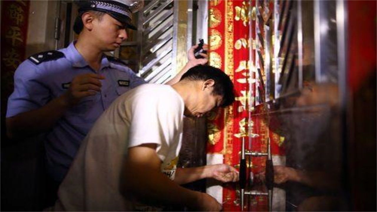 蚌埠请开锁师傅开了锁后，师傅为什么一般都不进门，就算主人请也不进去？